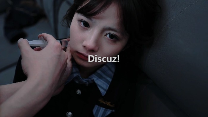 235104lv41bjh9hddkvg8h.jpg